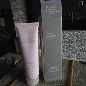 MARY KAY CLEANSER
